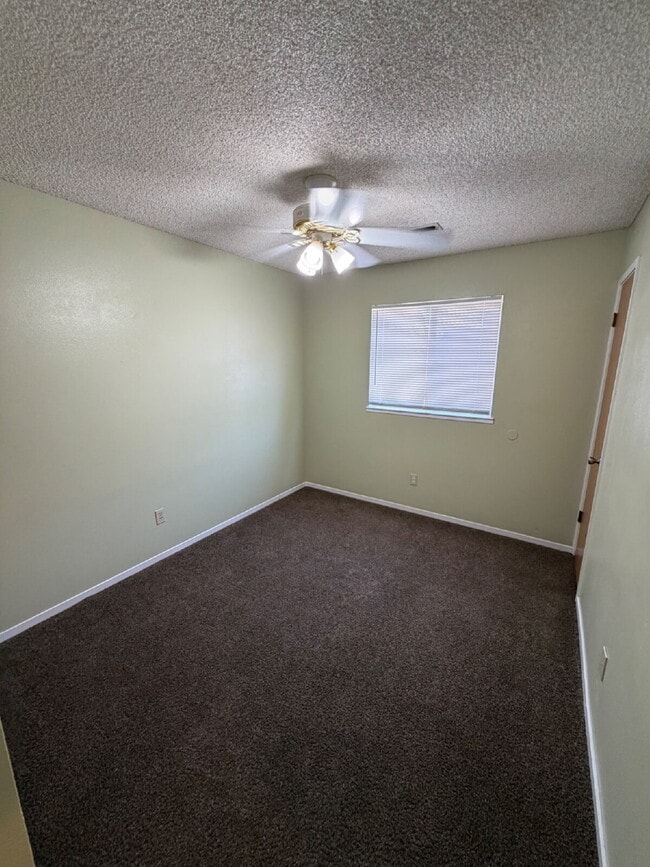 Building Photo - MOVE IN SPECIAL 1/2 THE FIRST MONTH'S RENT!