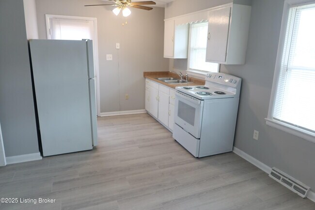 Building Photo - 4920 KY-1638