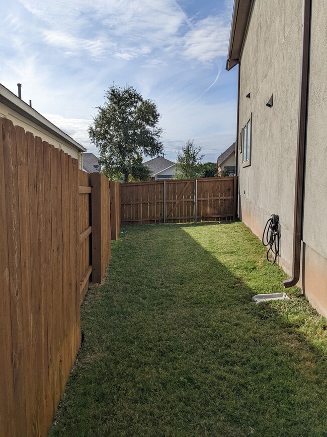 Building Photo - 15008 Cabrillo Way