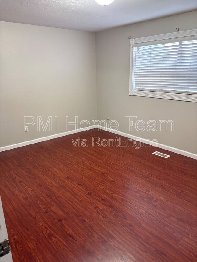 Building Photo - 463 W 2300 S