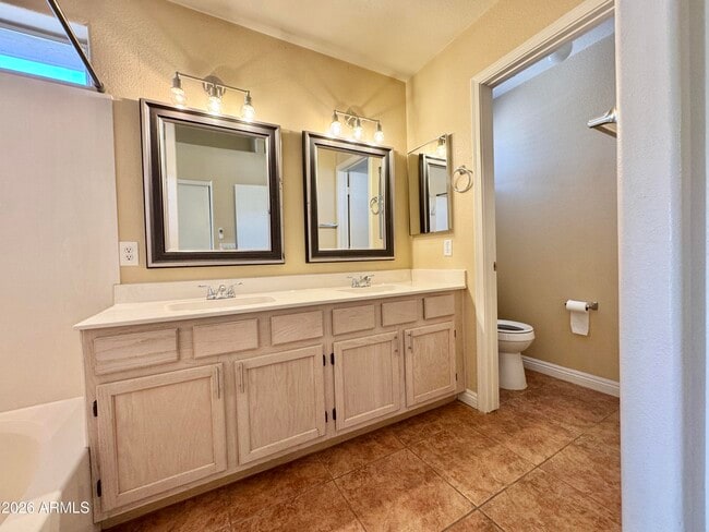 Building Photo - 1851 E Countrywalk Ln