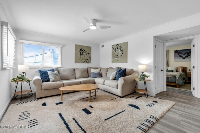 Building Photo - 105 Center St