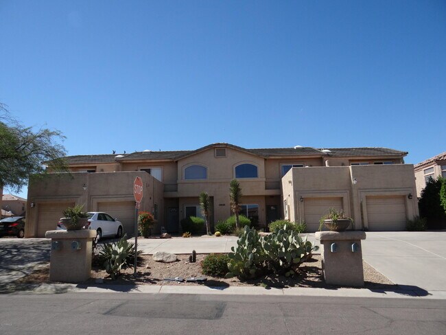 Primary Photo - 12820 N Mountainside Dr