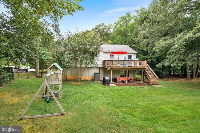 Building Photo - 7390 Lake Dr