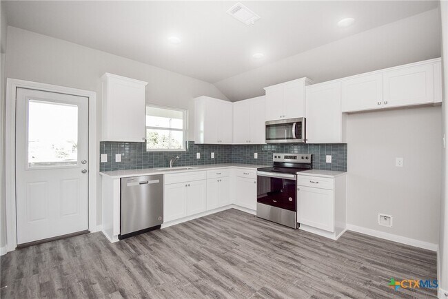 Building Photo - 544 Buckskin Dr