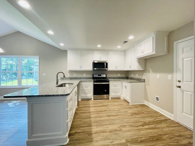 Building Photo - 1 year New 3bd / 2ba w/ high end finishes, right in the heart of Conway!!