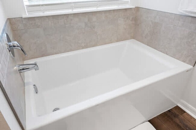 Building Photo - 14282 Coronado Dr