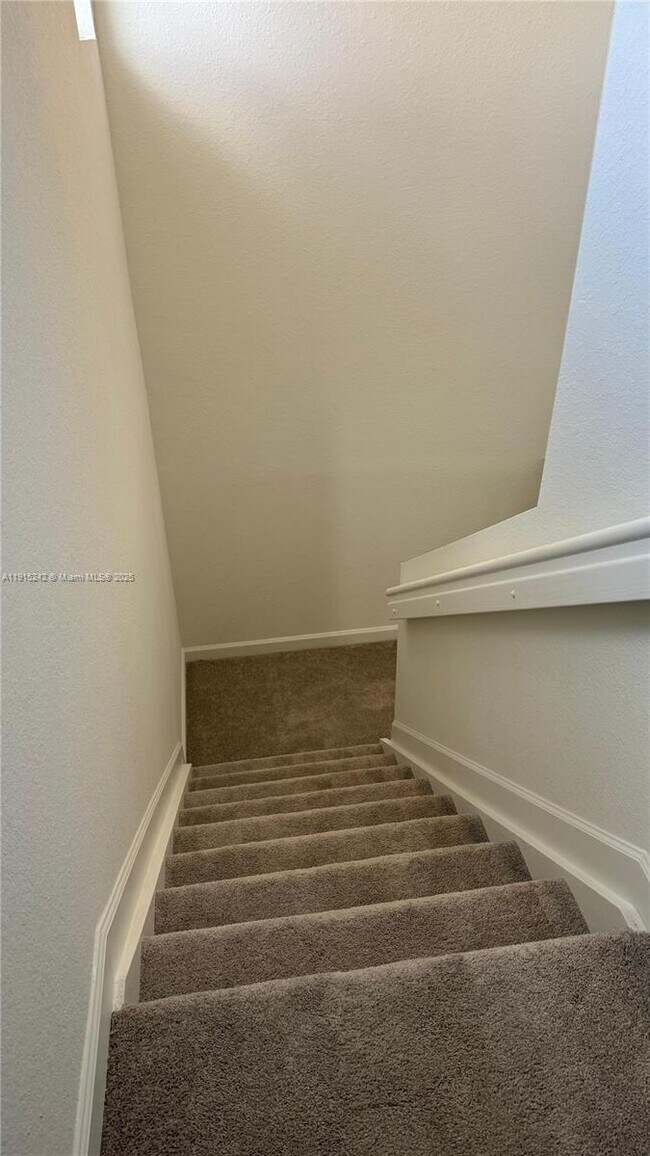 Building Photo - 2984 SE 23rd Ave