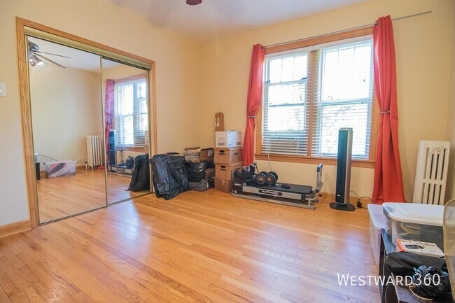Building Photo - 821 Brummel St
