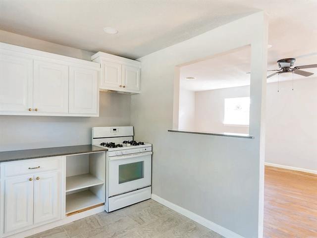 Building Photo - 4200 Kenwood Ct