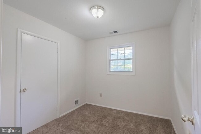 Building Photo - 5008 Treetop Ln
