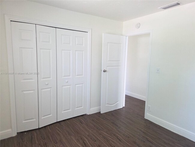 Building Photo - 5200 NW 18th Ct