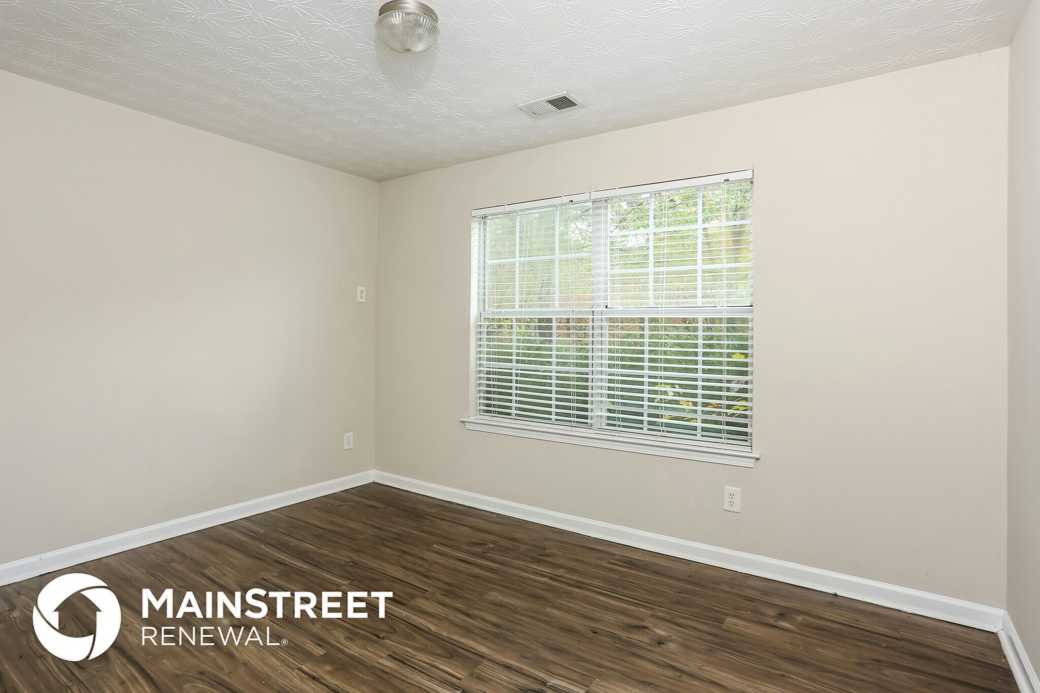 Building Photo - 680 Escalade Dr