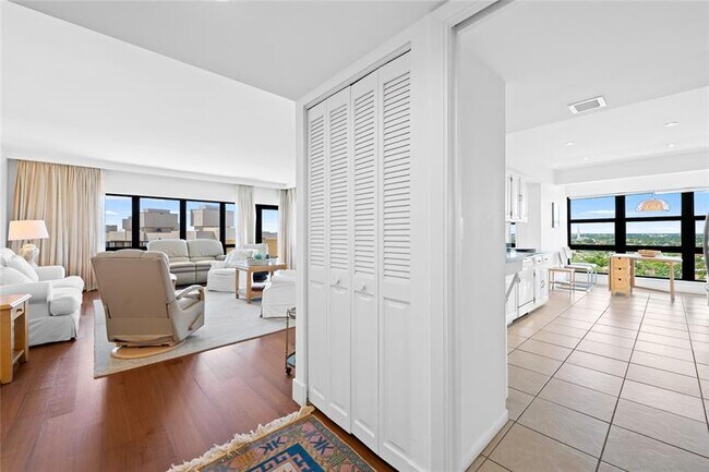 Building Photo - 5000 N Ocean Blvd