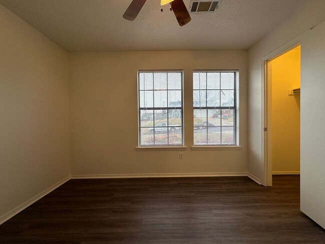 Building Photo - Gorgeous 3 Bed / 2 Bath Home in Barling