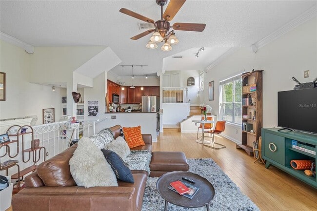 Building Photo - 740 Mainsail Dr