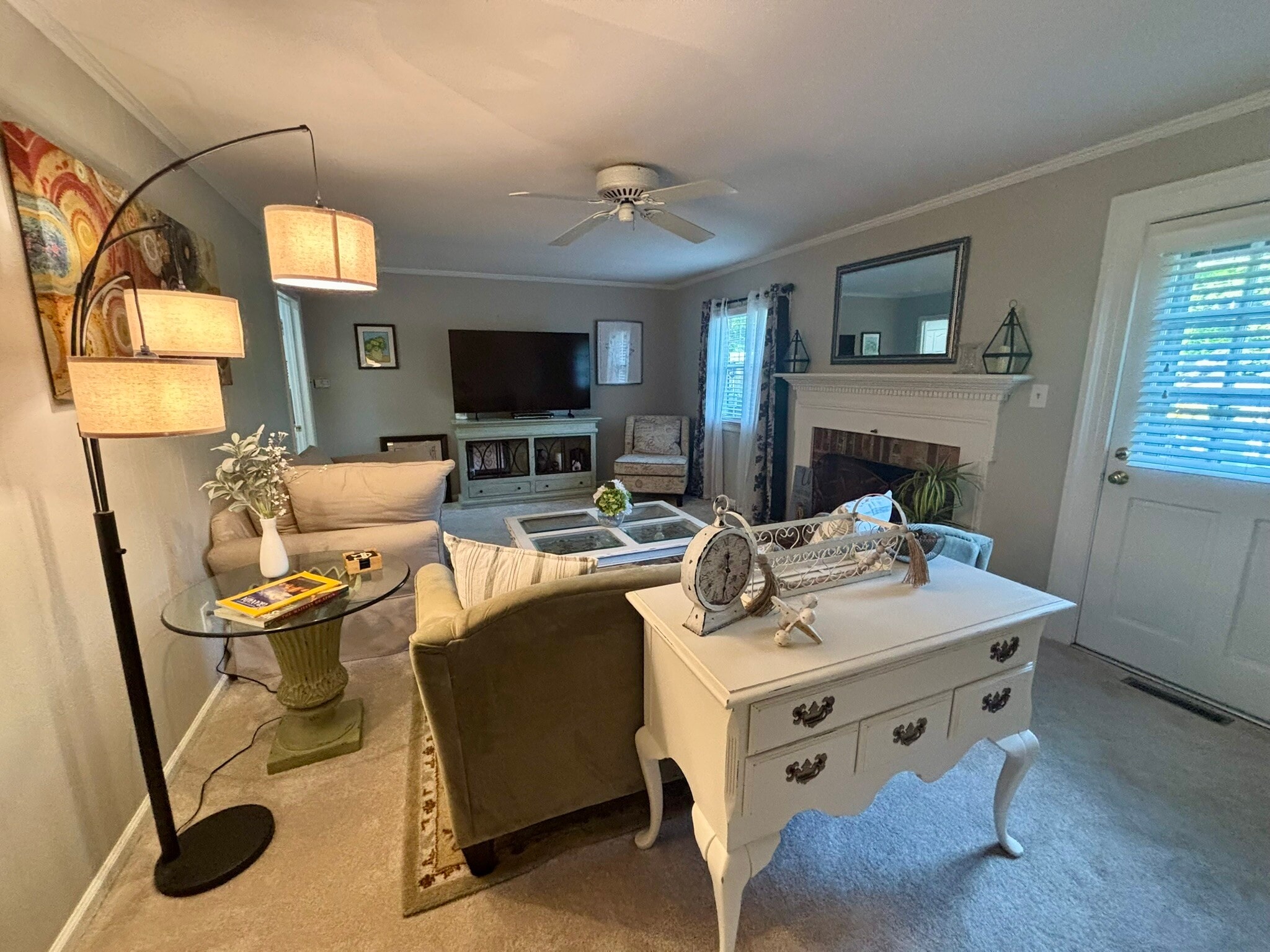 Family Room - 1101 Swissvale Pl