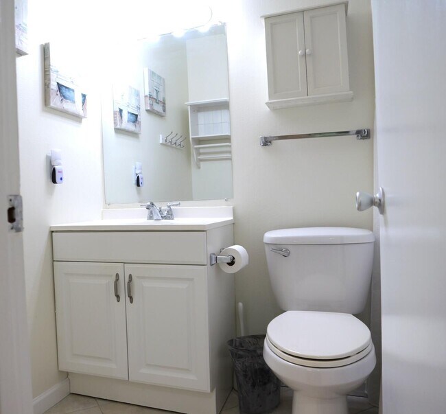 Building Photo - 2929 SE Ocean Blvd