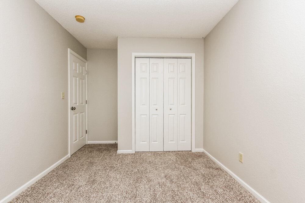 Building Photo - 748 Millbrook Dr