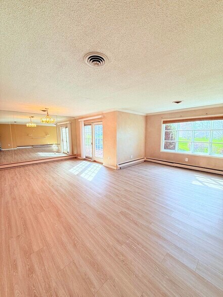 Building Photo - 42021 Banbury Ct