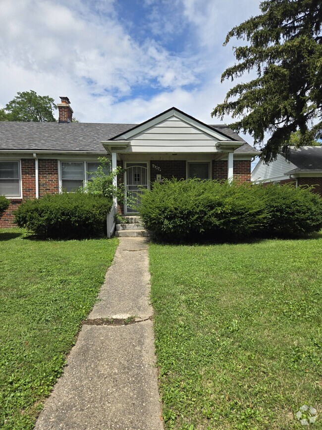 Building Photo - 1064 W 37th St