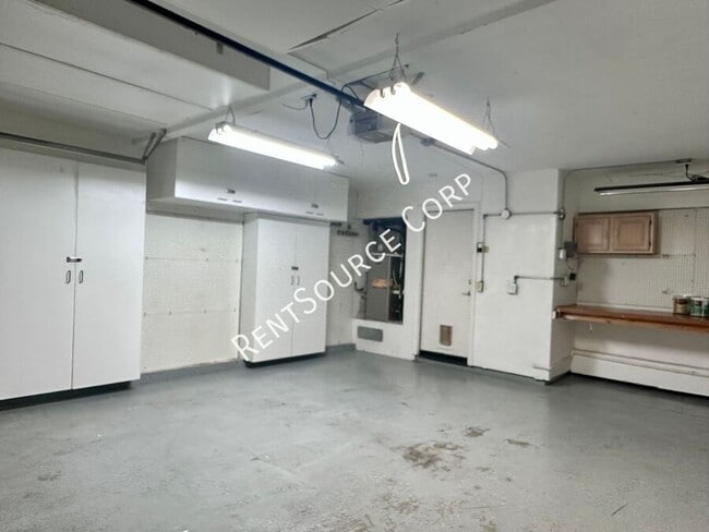 Building Photo - 25341 Irving Ln