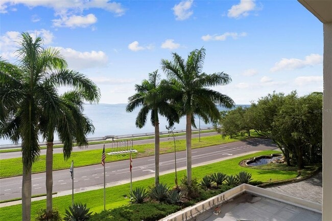 Building Photo - 3301 Bayshore Blvd