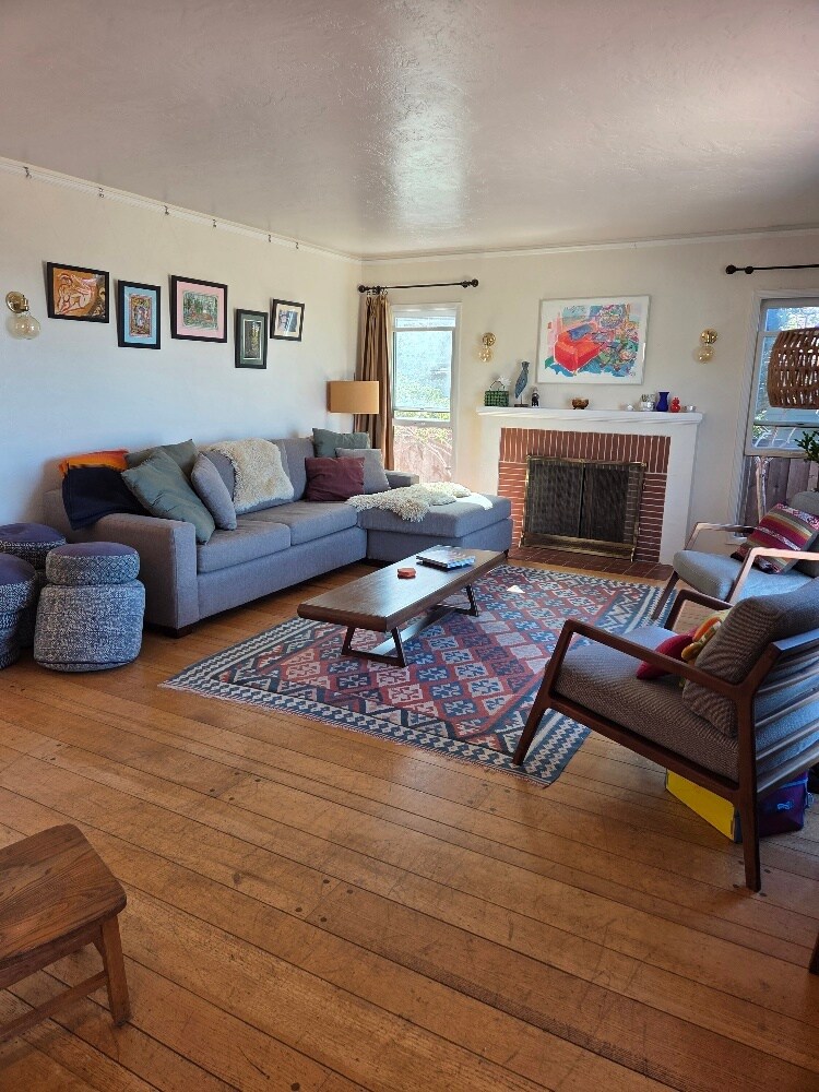 Building Photo - 6746 Cutting Blvd