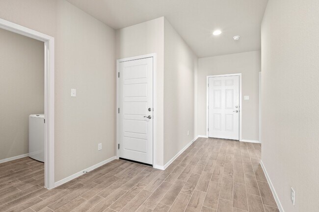 Building Photo - Charming Single Story Kyle Home with Neigh...