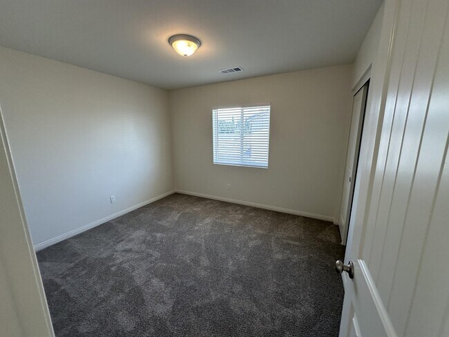 Building Photo - 2262 W Mill St