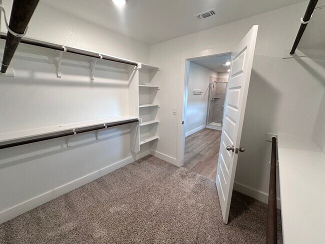 Building Photo - Modern 3-Bedroom, 2.5-Bathroom in Easton Park!