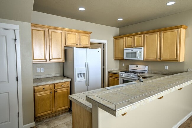 Building Photo - 63036 NE Amherst Pl