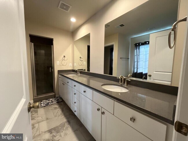 Building Photo - 13046 Monterey Ln