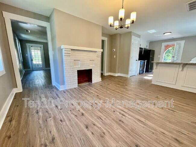 Building Photo - 1720 19th Ave