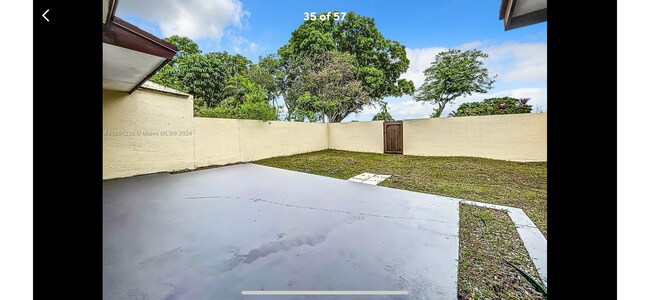 Building Photo - 13804 Kendale Lakes Dr