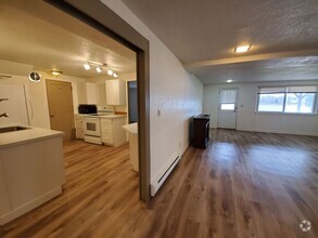 Building Photo - 2 Bedroom 1 Bath Lakefront w/all utilities...