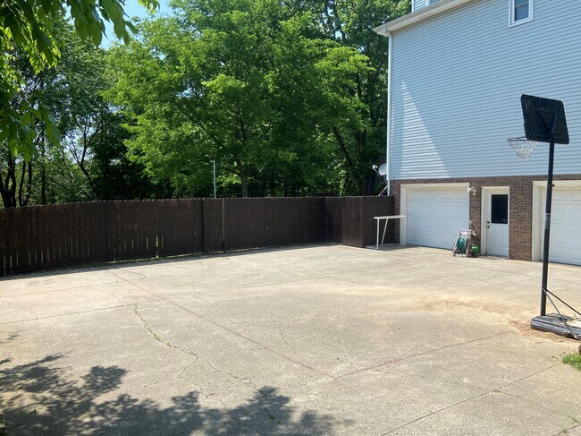 Building Photo - 238 Blair Dr