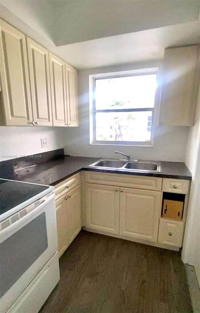 Building Photo - 7324 SW 82nd St