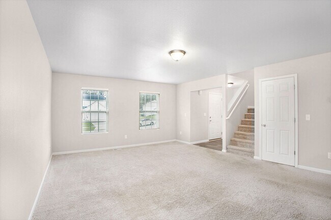 Building Photo - Immediate Occupancy Available!