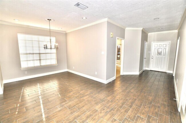 Building Photo - 4602 Natural Bridge Dr