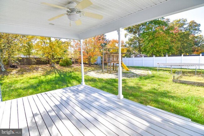 Building Photo - 2788 Pinewood Dr