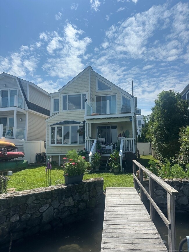Building Photo - 205 Hillspoint Rd