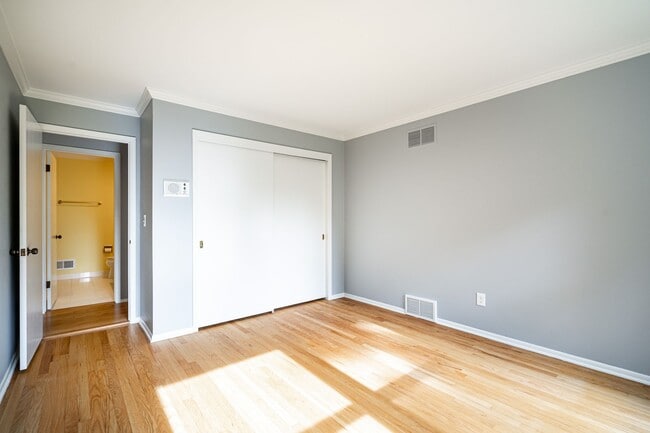 Building Photo - LIVE ON LAKE MICHIGAN IN THIS SPACIOUS CONDO!