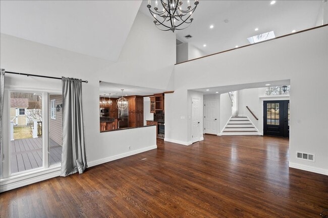 Building Photo - Spacious 4 Bedroom 4.5 Bath Rental in London Woods!