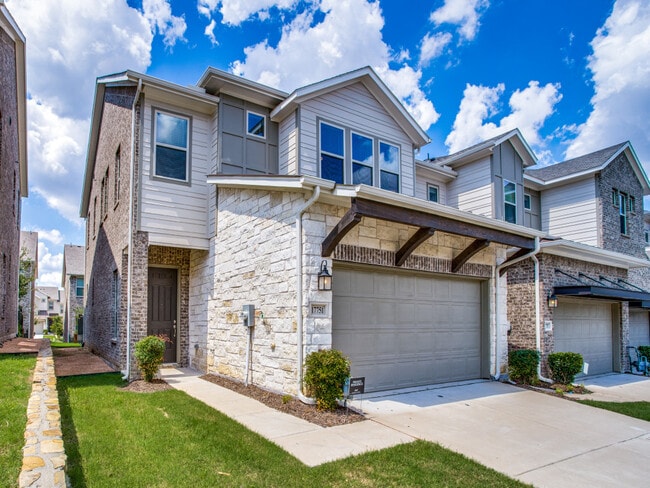 Building Photo - 17751 Shumard Oak Dr
