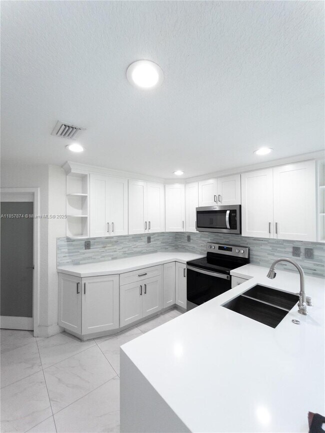 Building Photo - 16449 SW 48th Terrace