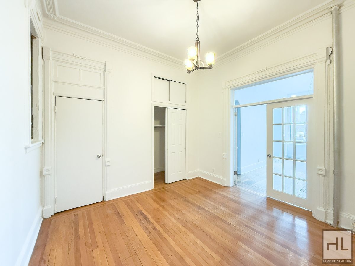 Building Photo - BEDFORD AVENUE / Spacious 1-Bed 1-Bath