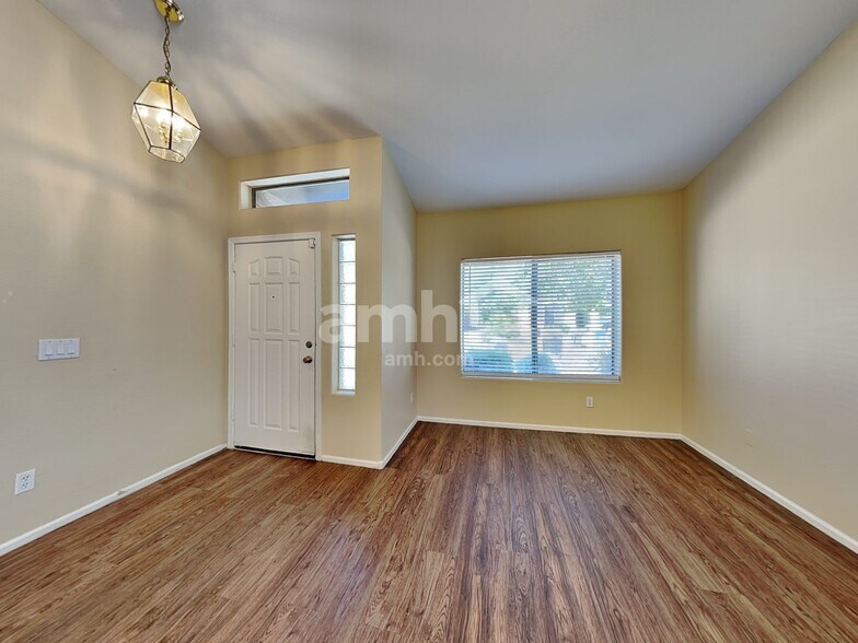 Building Photo - 8711 S 50th Ln