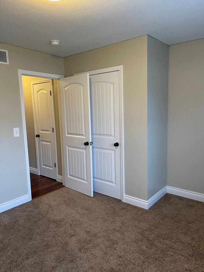 Building Photo - AVAILABLE!!!