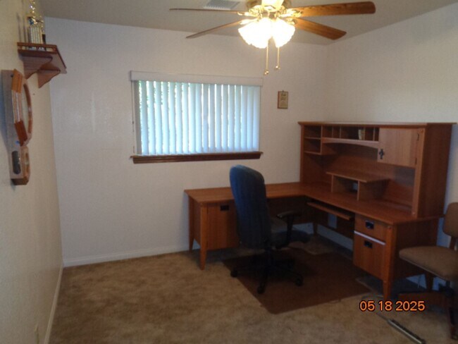 Building Photo - Custom Home in Quartz Hill on a Large Lot